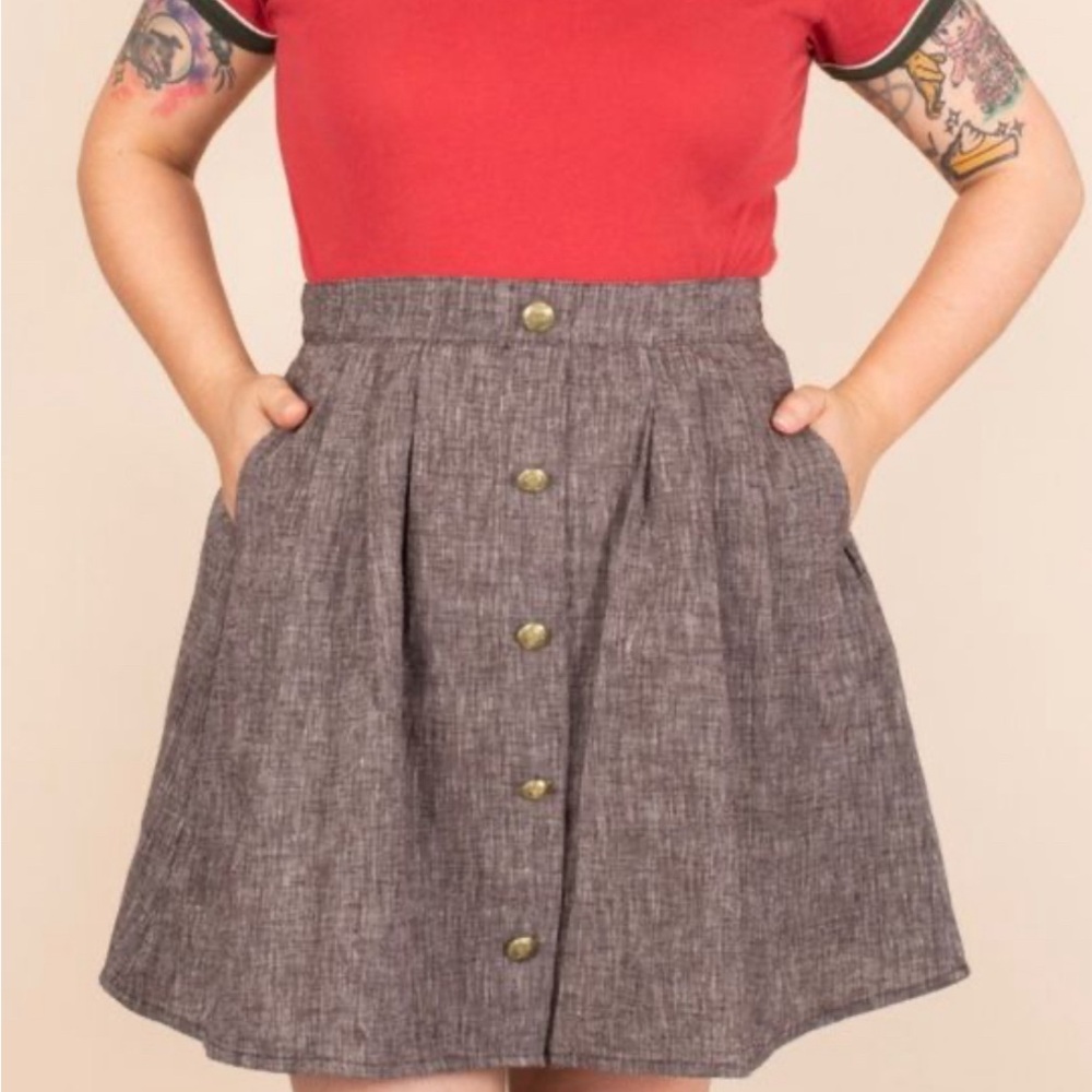 Tuesday of California Black Woven Scout Skirt